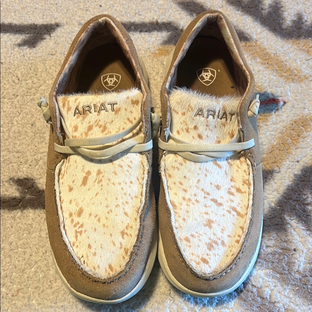 Ariat Tan and Cream Moccasin Shoes